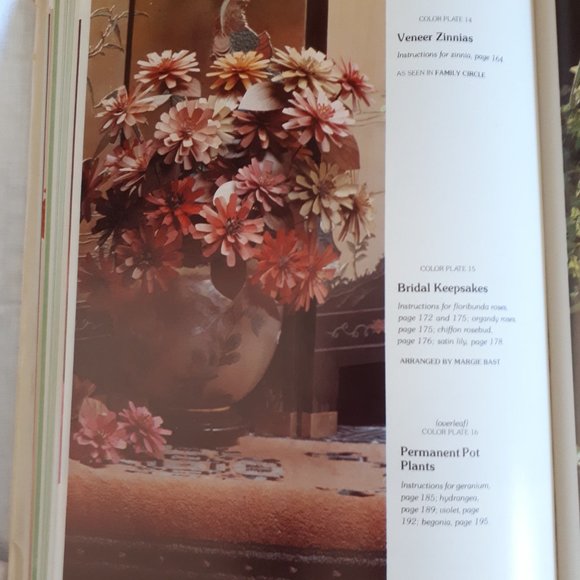 Vintage 1970s Hardcover Book Flower Fabrications by Jean Wilkinson - Picture 16 of 16